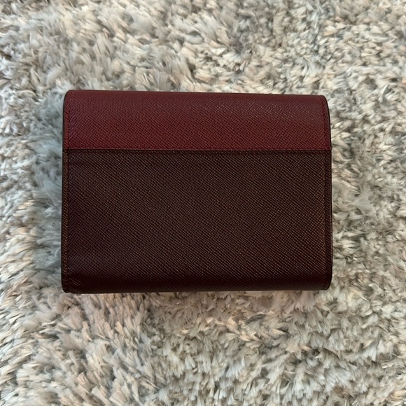 PRADA: Red Wallet Two Tone - Picture 3 of 9